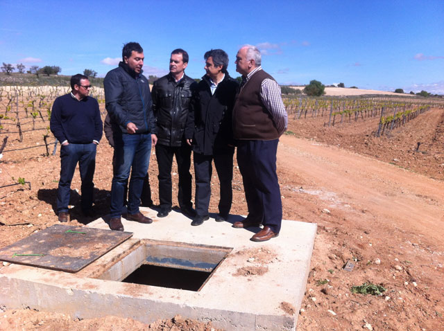 La Consejería de Fomento renueva parte de la tubería que conecta de los dos depósitos que abastecen de agua a Mota del Cuervo