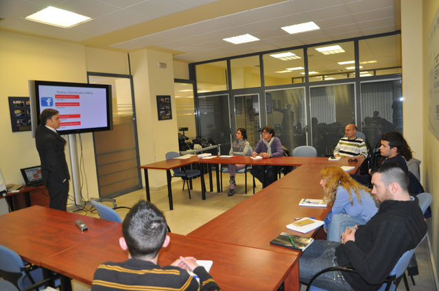 Más de sesenta personas reciben información práctica de redes sociales para sus negocios con CEOE CEPYE Cuenca