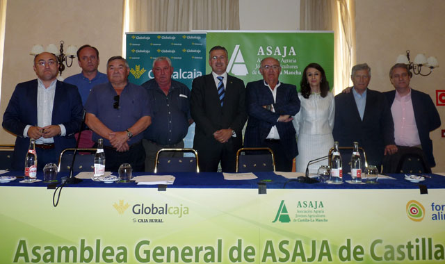  Globalcaja y las organizaciones provinciales de ASAJA firman un convenio de colaboración para favorecer el crecimiento del sector agrario de la región