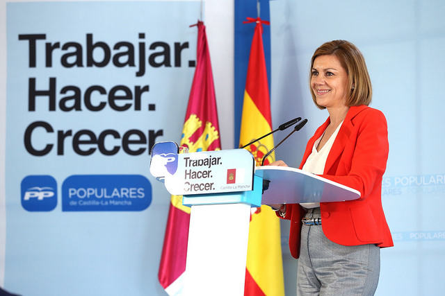 Cospedal anuncia una bajada del 25 por ciento del céntimo sanitario antes de que acabe el año