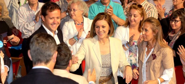 Un compromisario de San Clemente quiere corregir la acumulación de cargos de Cospedal en el Congreso Nacional del PP