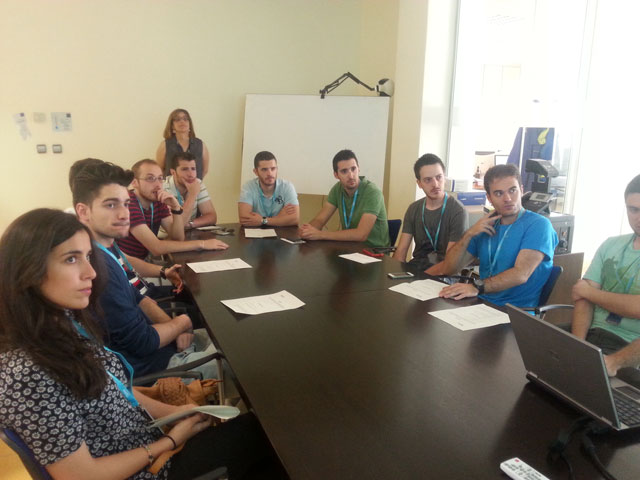 Alumnos de Ingeniería de Sistemas de Telecomunicación de la UCLM en Cuenca visitan la central Telefónica de Cuenca-Santa Ana