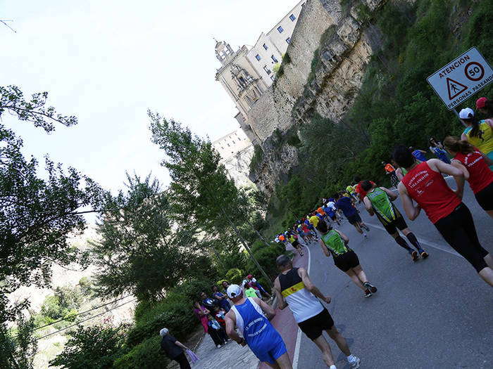 Alberto Fernández y Sonia Plaza son profetas en su tierra y se proclaman campeones de la XXVIII Carrera Hoz del Huécar 2015