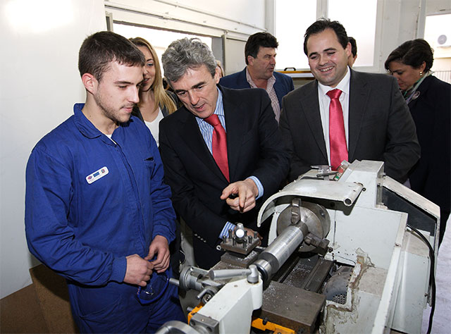 Esteban: “El emprendimiento es la vía para la creación de empleo y la salida de la crisis”