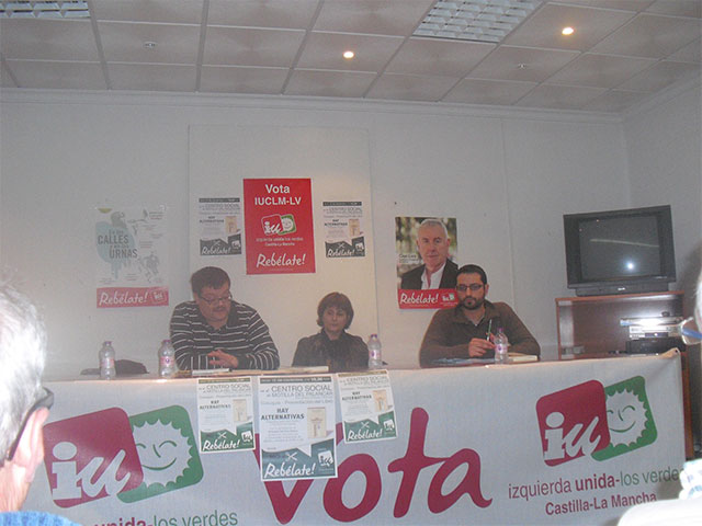 La asamblea local de IU en Motilla presentó el libro: Hay alternativas