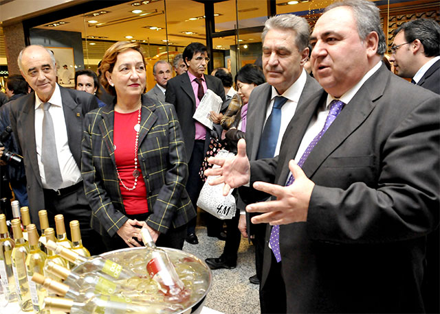 Soriano: “El futuro del sector del vino pasa por que los jóvenes se interesen por este extraordinario alimento”