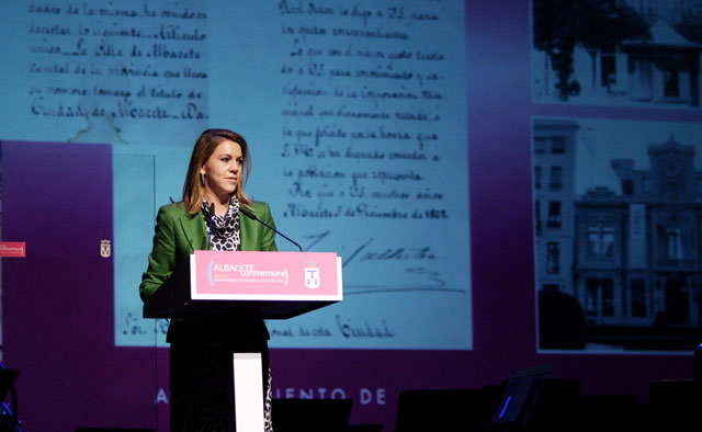Cospedal, “orgullosa” de la historia de Albacete, emplaza a sus ciudadanos a trabajar “con ilusión y esfuerzo” por su futuro