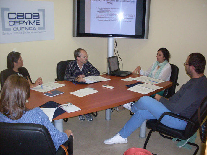 CEOE CEPYME Cuenca forma a una decena de personas como manipulador de alimentos