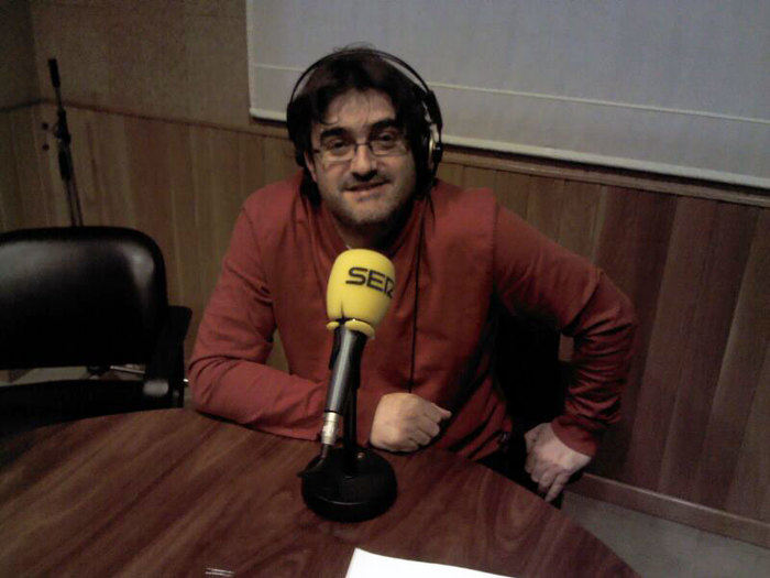 Paco Auñón, “rescatando el valor de la radio”