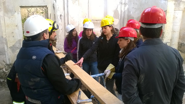 Alumnos y profesores de la Escuela Politécnica de Cuenca ha participado en las Jornadas  de participación voluntaria para recuperar nuestro patrimonio cultural Intervención en la ermita de Caracena del Valle