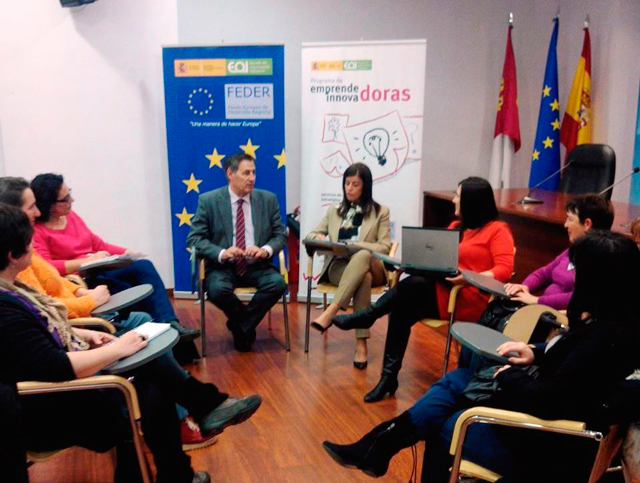 Una treintena de empresarias participan en la jornada “Impulsa tu negocio” que ha organizado el Instituto de la Mujer de C-LM en Cuenca