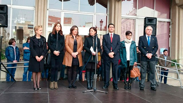 Concentración en Ciudad Real ante la barbarie terrorista en París