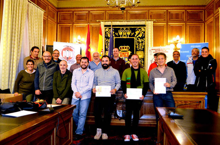 Entregados en la Diputación Provincial los diplomas del II Curso de Técnico de Senderos Online