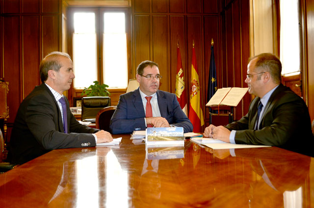 Prieto anima a Gas Natural Castilla-La Mancha a seguir invirtiendo en nuestra provincia