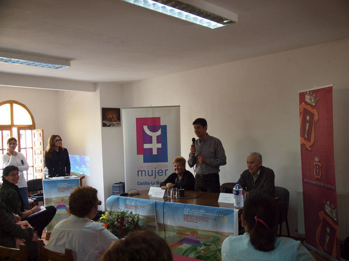 Cañada del Hoyo acoge el acto institucional del Día de la Mujer Rural