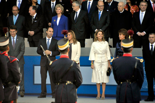 Cospedal afirma que el día de la Fiesta Nacional nos hace sentir a todos “más unidos” y nos permite manifestar que somos “un gran país”