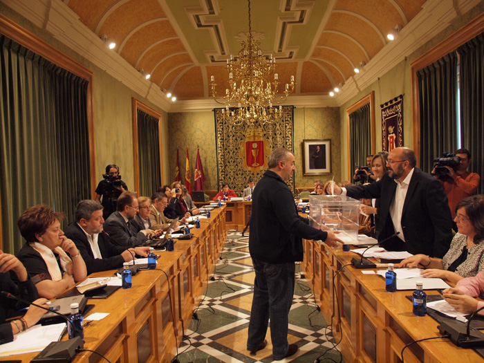 El Ayuntamiento concede la Medalla de Oro de la Ciudad al IES Alfonso VIII