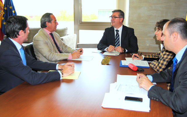 Junta y CECAM se unen para impulsar juntos la Formación Profesional Dual