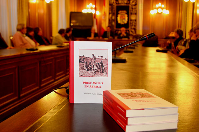 La Diputación acoge la presentación del libro ‘Prisionero en áfrica’