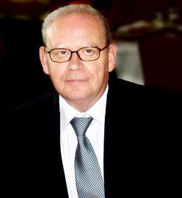 El poeta conquense Santiago Cuerda Morcillo publica su segundo poemario, con el título de “La aurora”.