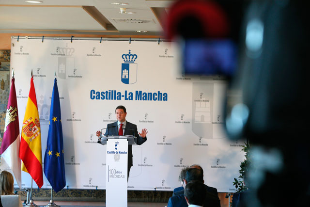  García-Page anuncia la inminente puesta en marcha del Plan Extraordinario de Empleo, las oficinas antidesahucio y la supresión de diez tasas “injustas”