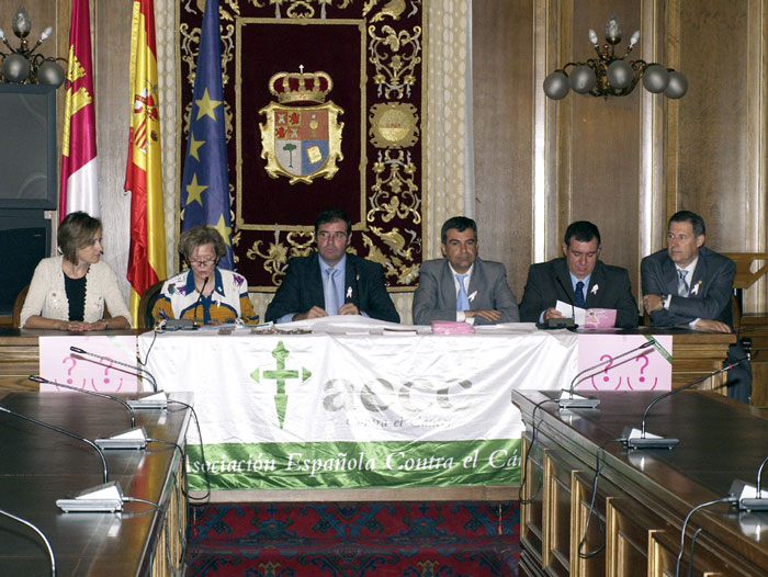 La Diputación Provincial se suma un año más al Día Internacional contra el Cáncer de Mama