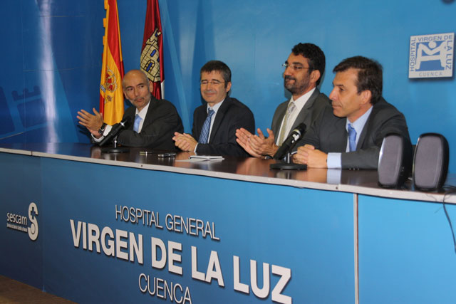 Rodolfo Antuña ha pedido “trabajo y colaboración” a los profesionales del hospital “Virgen de la Luz” de Cuenca