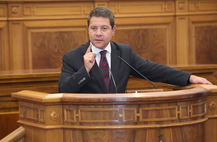  García-Page: “No voy a cambiar el programa de gobierno con Podemos por un pacto de continuidad con el PP”