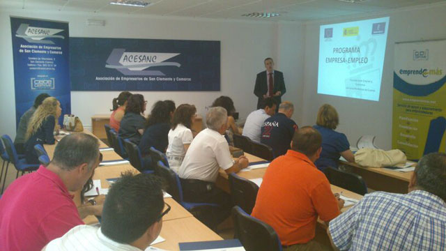 Emprende + Más Cuenca continúa informando del programa empresa-empleo  en varias jornadas por la provincia 