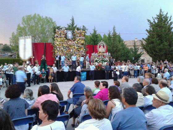 Más de 3.000 personas de 30 poblaciones participan en la Ofrenda de Flores a la Virgen de Tejeda