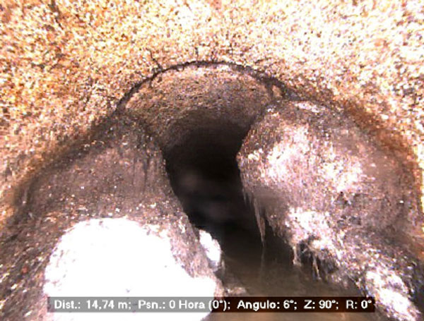 Aguas de Cuenca repara los daños causados por las raíces en el colector del Paseo del Júcar