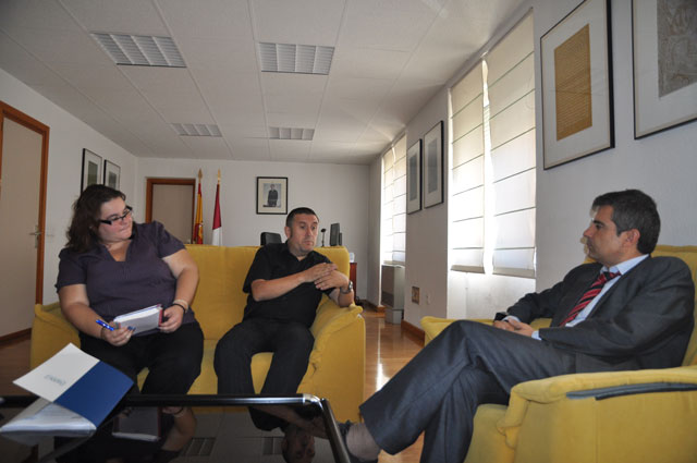 Rogelio Pardo recibe al presidente de ACOIN para escuchar los problemas del sector
