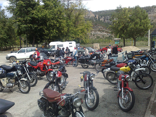 El C.C. El Mirador acoge la concentración de motos clásicas VIII Hoces de Cuenca