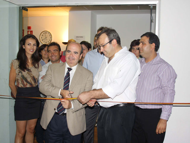 Gaspar Zarrías inaugura la escuela municipal de música y danza de Quintanar del Rey 