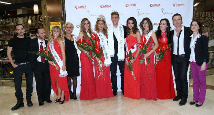 El C.C. El Mirador se viste de gala para recibir a las candidatas al título ‘Linda Cuenca 2011’