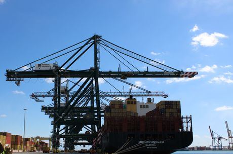 La Confederación de Empresarios señala que las exportaciones caen en noviembre y vaticina un año de bajada de estas ventas