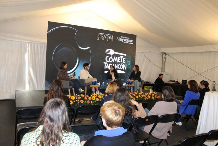 Las conferencias profesionales trasladan información de utilidad para las empresas expositoras de FERACAM