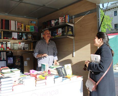 Jiménez desea el mayor de los éxitos a autores, libreros y lectores en esta Feria del Libro