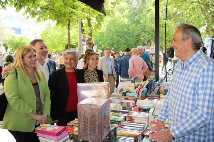 ???? Siete librerías sacan sus ejemplares a la calle en Cuenca para celebrar el Día del Libro con una jornada repleta de actividades y participación.