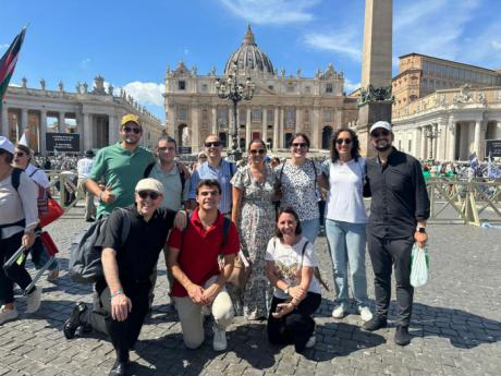 Jóvenes del musical “Original, el paso de Carlo” participan en la canonización de Carlo Acutis y Pier Giorgio Frassati