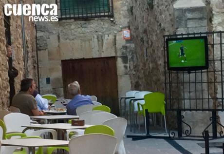Los bares de Cuenca podrán instalar televisiones en sus terrazas durante el Mundial
