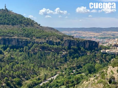 Muere un ciclista tras caer por un desnivel de hasta 15 metros cerca de la cueva de la Zarza