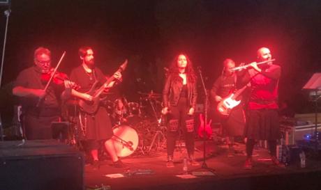 Trovadorum lleva su rock celta a FARCAMA y conquista al público toledano