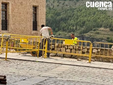 Comienzan las obras de reparación del muro en la calle Trabuco