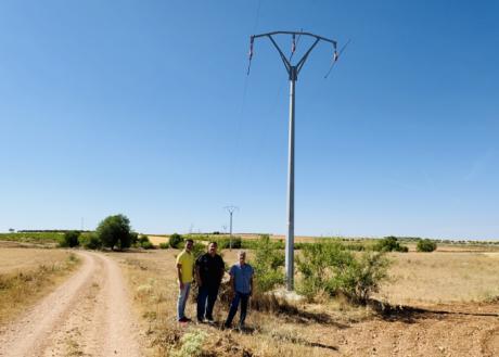 Finaliza la adaptación de una línea eléctrica en Villamayor de Santiago para proteger la avifauna