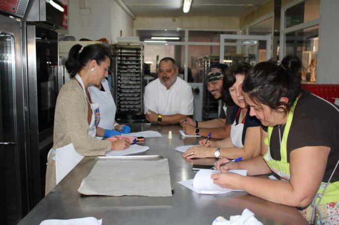 Panaderos conquenses se actualizan en bollería innovadora gracias al curso formativo