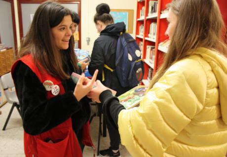 Cruz Roja Juventud entrega juguetes educativos en Cuenca a menores en situación de vulnerabilidad