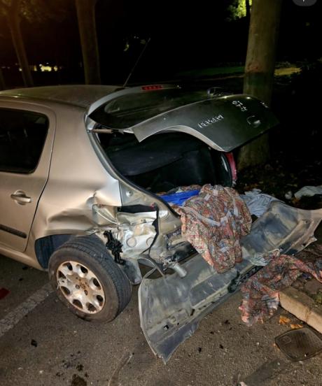 Un conductor huye tras provocar un accidente en el Paseo del Pinar