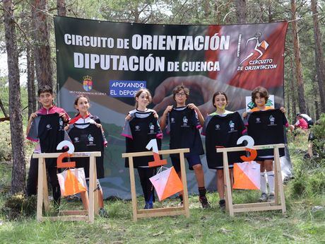 Éxito de participación en el XIII Trofeo Serranía de Orientación celebrado en la Cueva del Hierro
