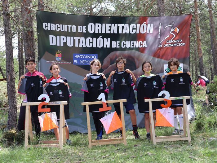 Éxito de participación en el XIII Trofeo Serranía de Orientación celebrado en la Cueva del Hierro